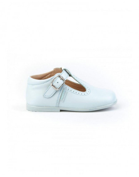 Zapatos pepitos fabricados con piel auténtica y cierre de hebilla. Celeste.  T: 18-27.